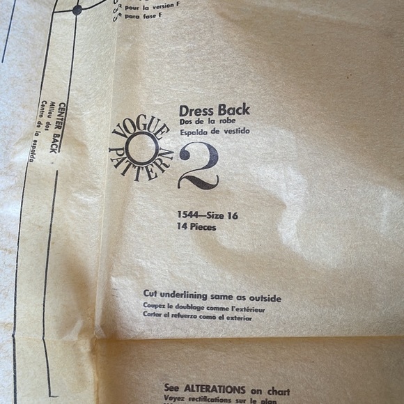 Vogue pattern Basic Dress Design 1544, semi fitted A shaped bias basic dress - Picture 8 of 12